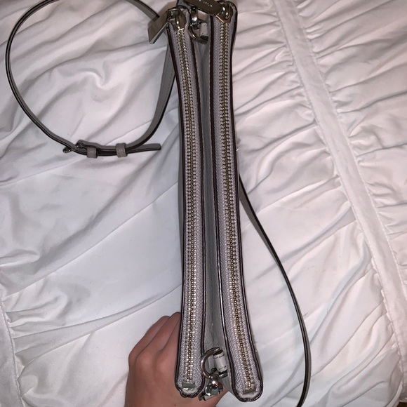 Michael kors cross body - Picture 5 of 6